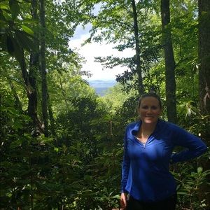 Meet your Posher, Emily